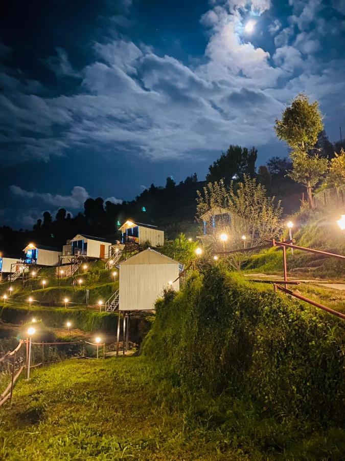 Nivriti Stays Kanatal Exteriör bild