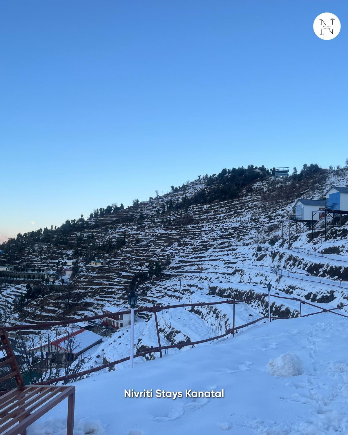 Nivriti Stays Kanatal Exteriör bild