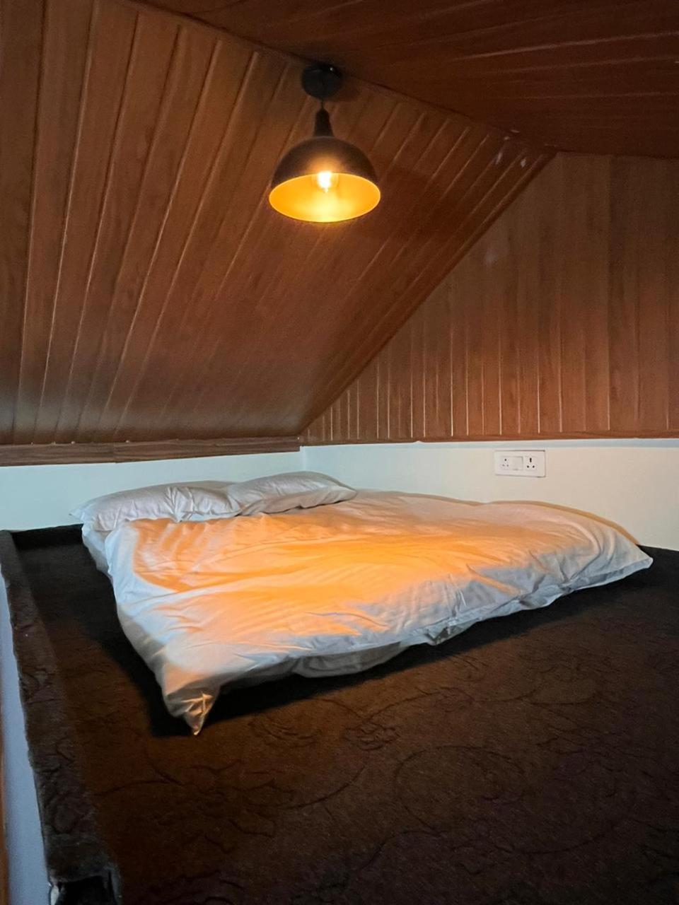 Nivriti Stays Kanatal Exteriör bild